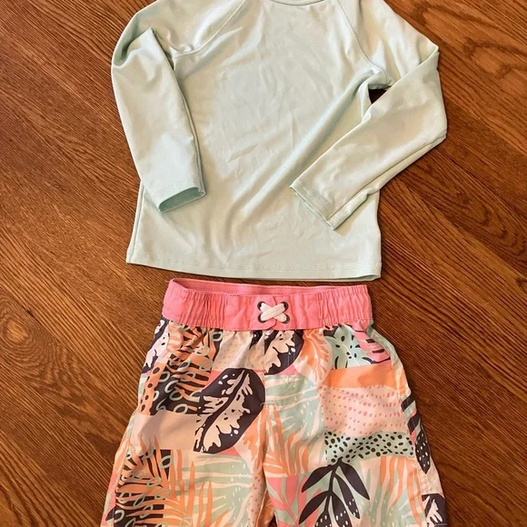 Size 4 Bathing Suit Bundle Disney Green Rashguard Swimwear Elsa Anna Swim Shirt - Picture 6 of 13